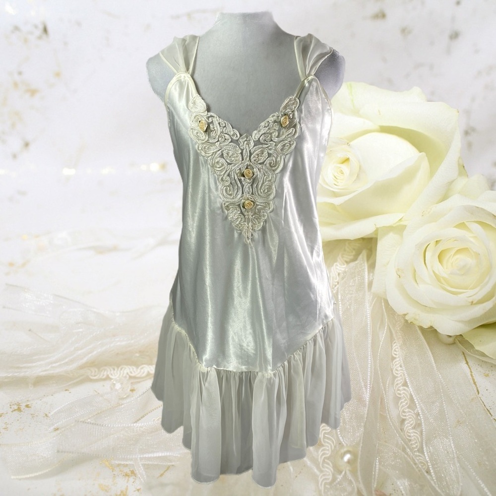 Vintage Tres Chic Satin Lingerie Nightie Dress size M